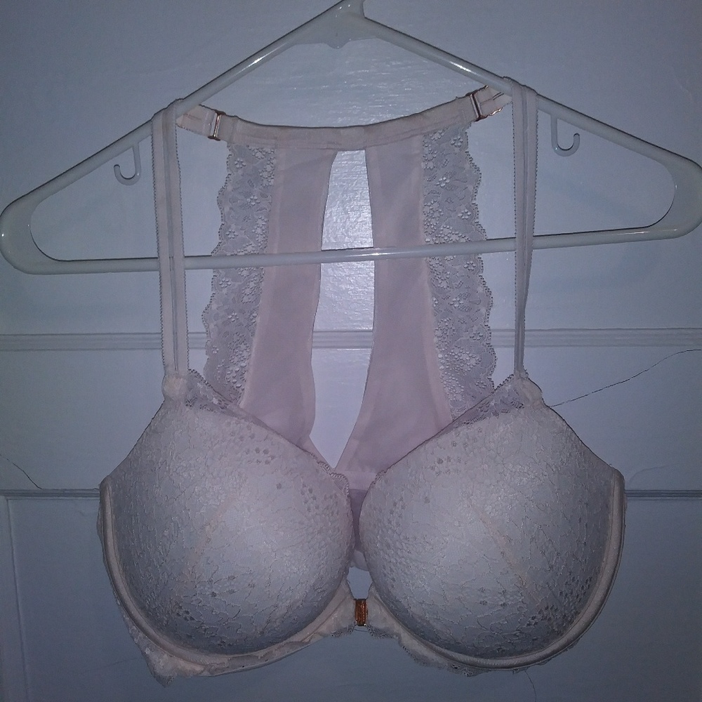 VS/ Pink Bra